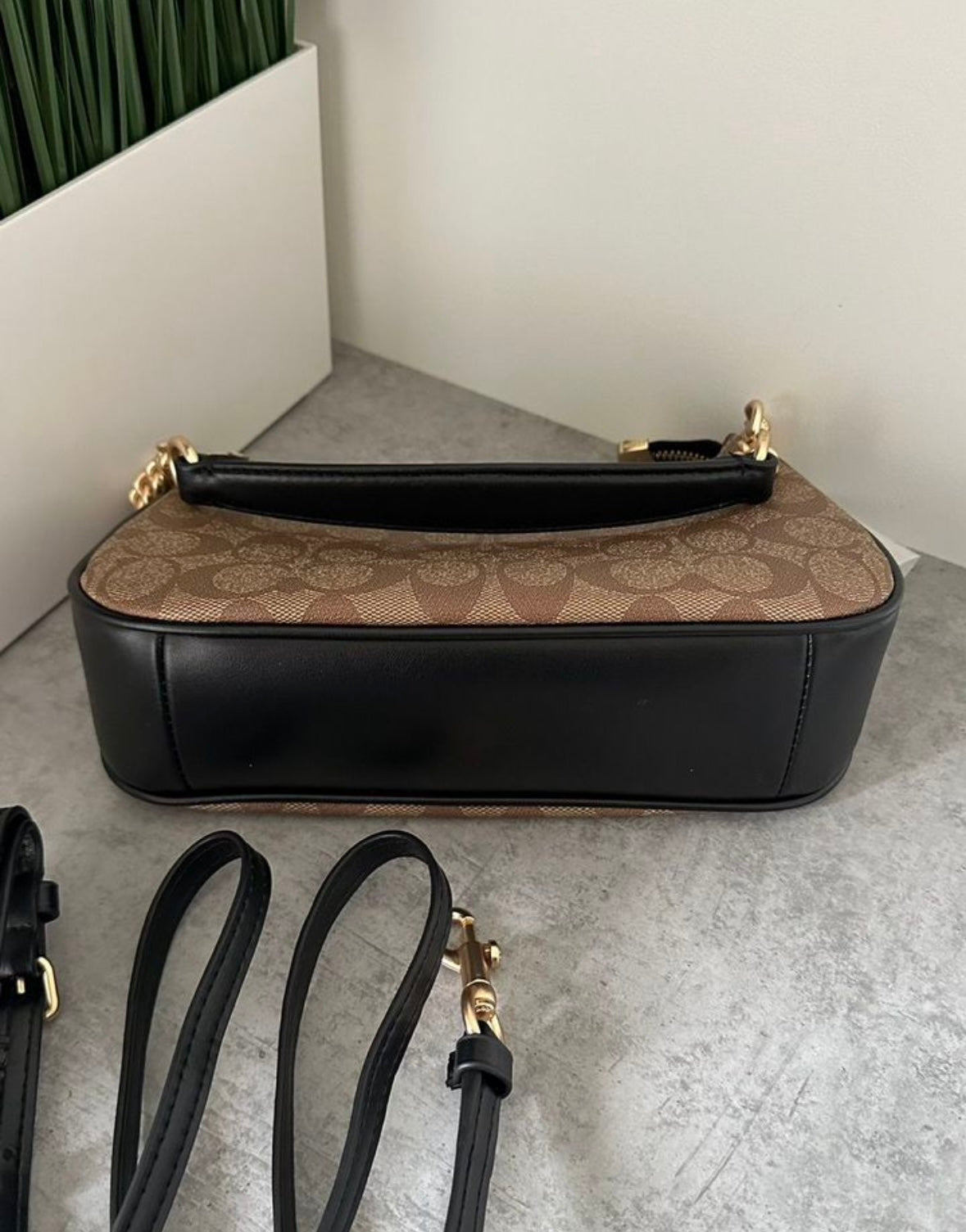 Teri — Classic Monogram Shoulder Bag with Gold Chain Detailing