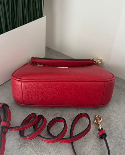 Teri – Classic Red Shoulder Bag with Gold Chain Accents