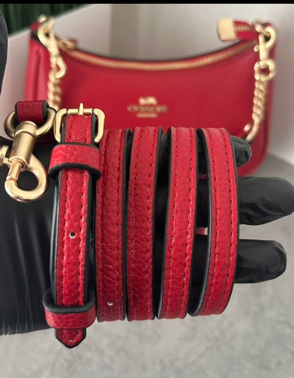 Teri – Classic Red Shoulder Bag with Gold Chain Accents