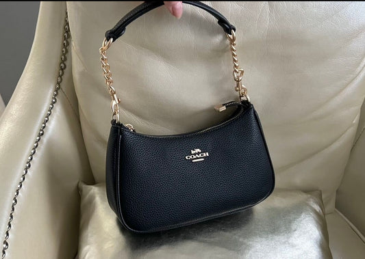 Teri Black Classic Shoulder Bag — Elegant Minimal Design with Gold Chain Details
