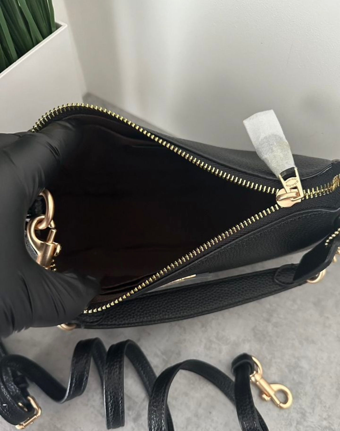 Teri – Classic Black Shoulder Bag with Refined Gold Details