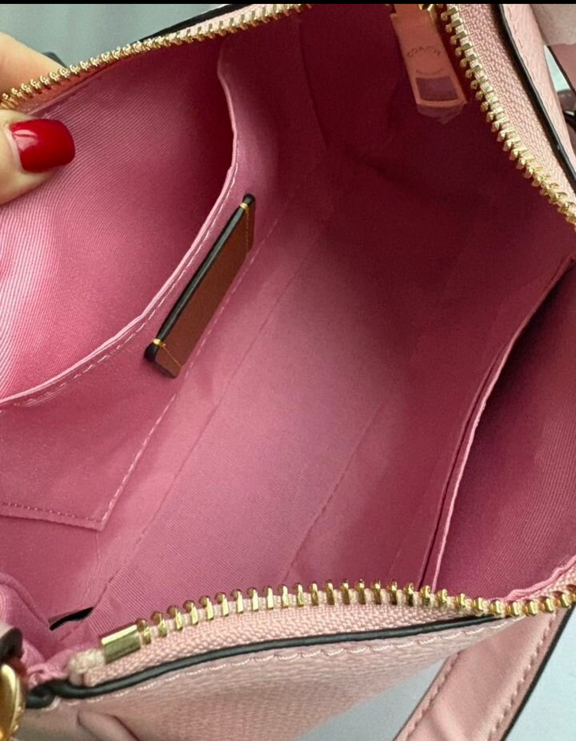 Teri — Soft Pink Signature Shoulder Bag with Gold Chain Accents