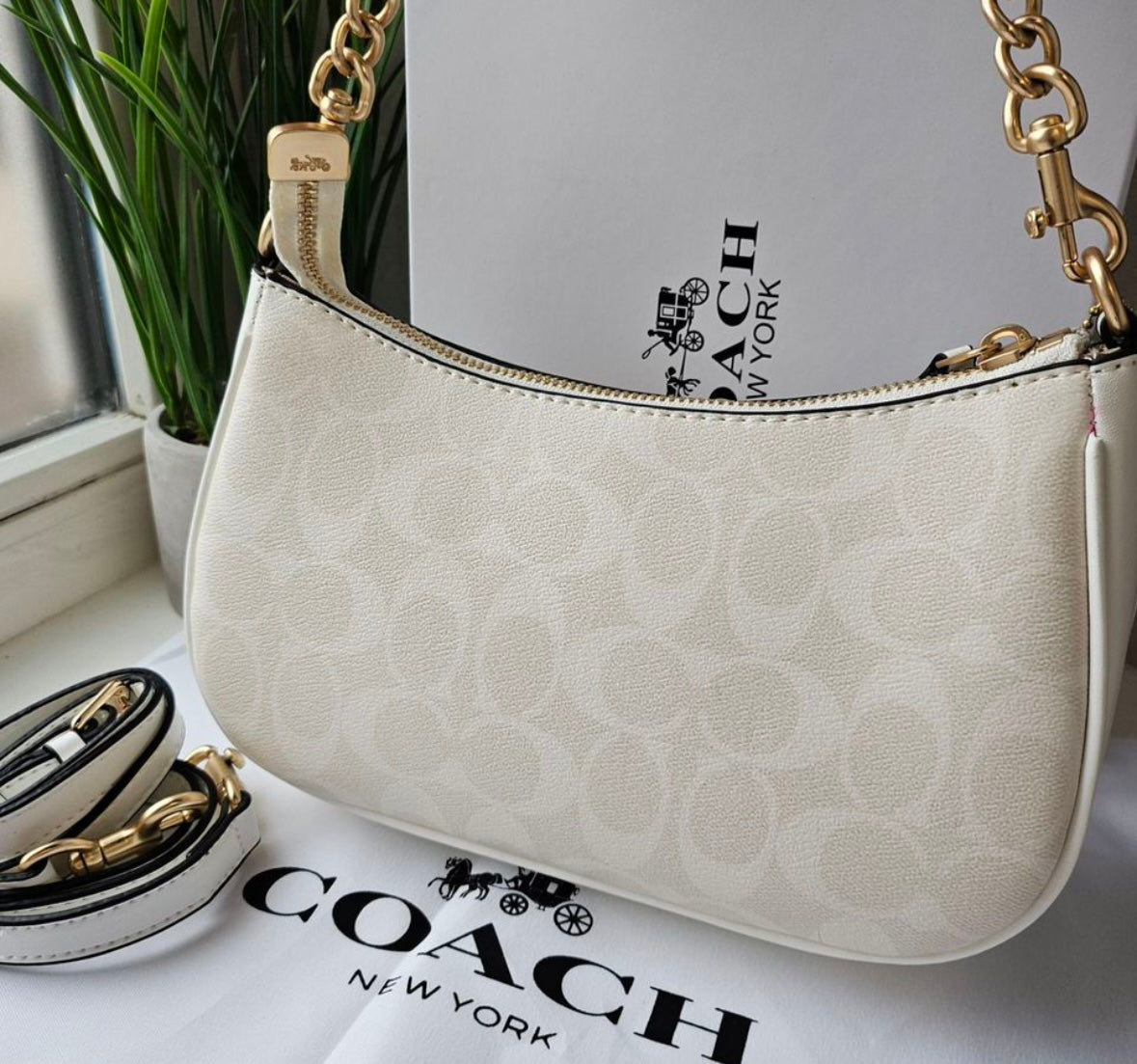 Teri Shoulder Bag — Signature Leather with Ivory Accents and Gold Hardware
