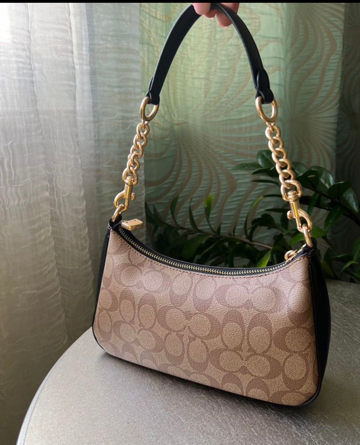 Teri — Elegant Signature Shoulder Bag with Gold Chain Accents